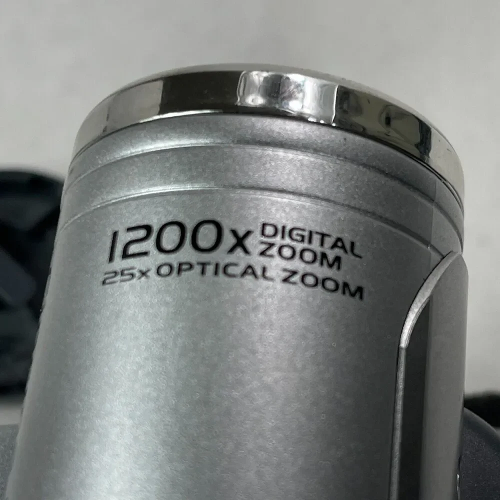 Hitachi DZ-BX35A DVD Cam Video Camera Camcorder PARTS ONLY UNTESTED NO BATTERY - Picture 4 of 10